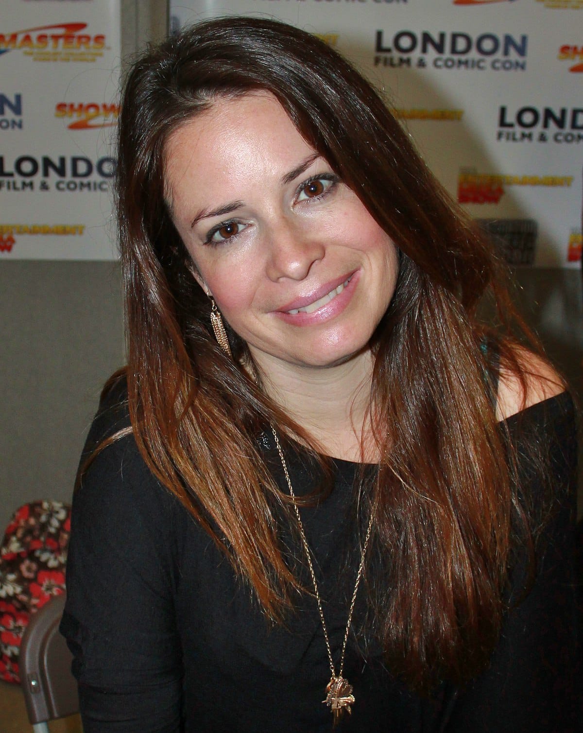 Holly Marie Combs Height, Age, Body Measurements, Wiki | CELEBRITIES
