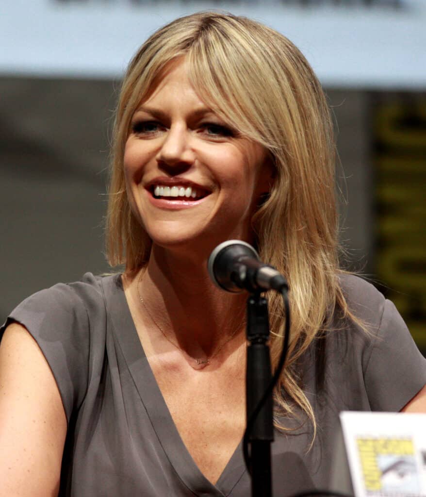 Kaitlin Olson Height, Age, Body Measurements, Wiki | CELEBRITIES BODY SIZE