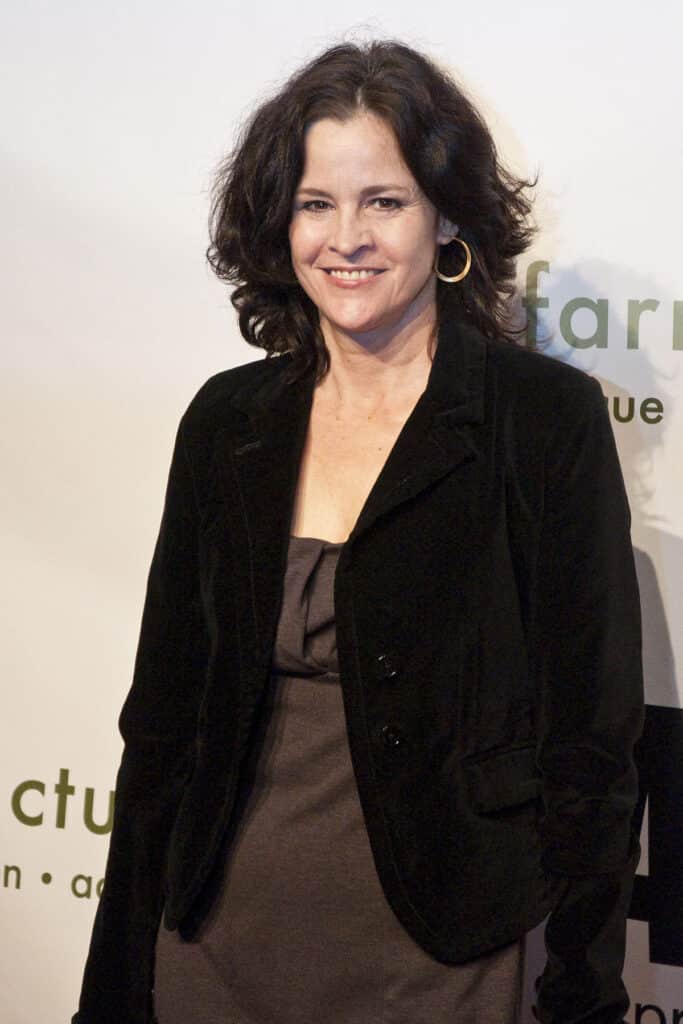 Ally Sheedy Height, Age, Body Measurements, Wiki | CELEBRITIES BODY SIZE