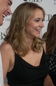 Megyn Price Height, Age, Body Measurements, Wiki | CELEBRITIES BODY SIZE